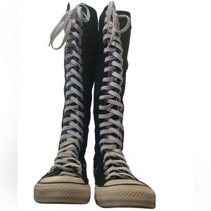 Knee high converse shoes

Women’s 8 / Men’s 6